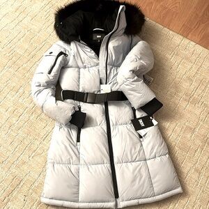 DKNY
Women's Size S Belted Faux Fur-Trim Hooded Puffer Coat